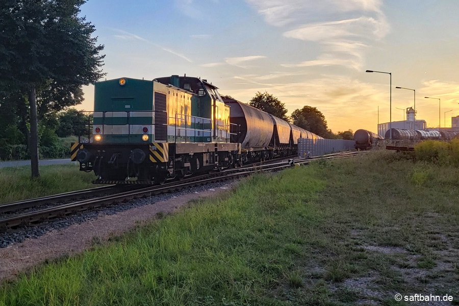 V140 schob den am abend verkehrenden Körnerzug bis Zörbig nach, welche dann als Leerfahrt nach Bitterfeld Nord zurück fuhr.