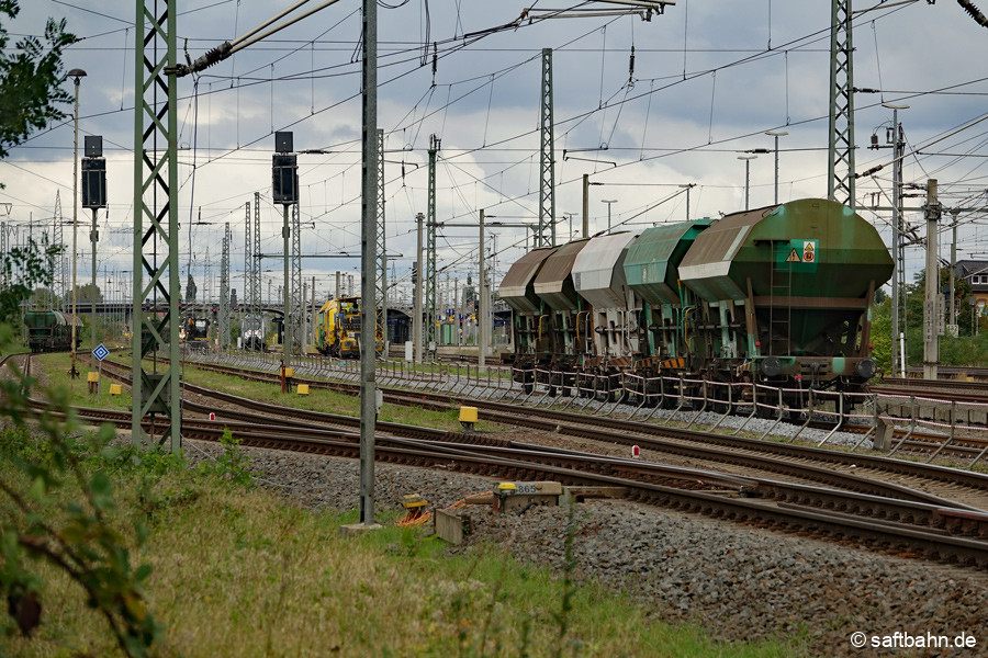 Aktuell wird im Gleis 6811 gebaut. Am 04.10.2024 erfolgte die Einschotterung des Gleises.