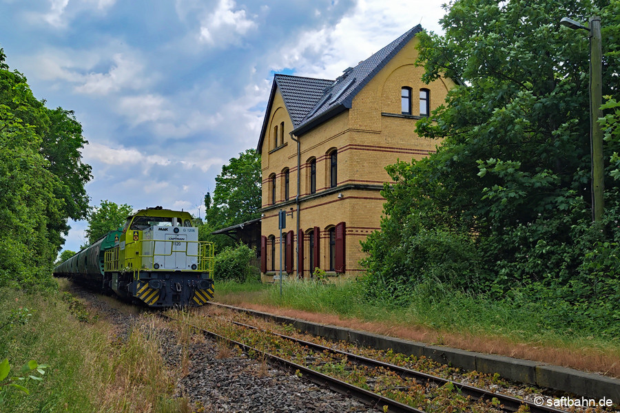 Durchfahrt in Großzöberitz.