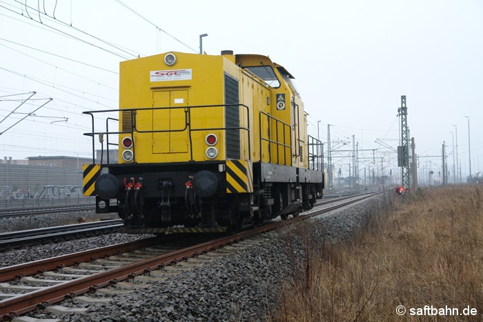 Auf dem einstigen Streckengleis nach Stumsdorf, konnte in Bitterfeld am 06.03.2009 die vom Eisenbahnunternehmen Schienen-Güter-Logistik (SGL) Diesellok V150.02 abgelichtet werden. 
Das abstellen von Schienenfahrzeugen wurde in der darauffolgenden Zeit aus sicherungstechnischen Gründen untersagt. An dieser Stelle steht heute ein Prellbock zur Gleisabsicherung.